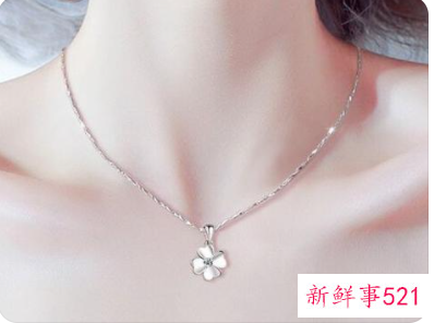 高情商男生送女朋友生日礼物