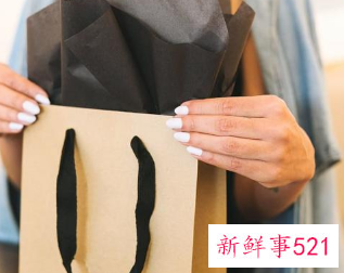 梦见别人送衣服给我好不好