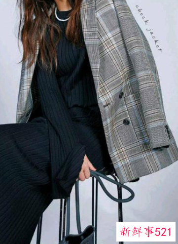 休闲小西装套装搭配什么鞋子