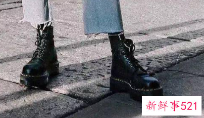 流行什么样的女马丁靴