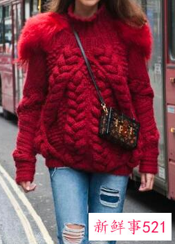 红色毛衣可以配米色马甲吗