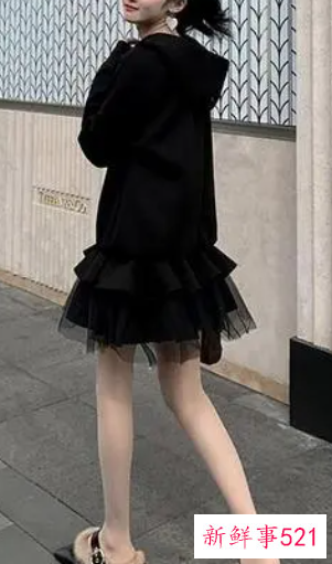 卫衣连衣裙怎么搭配平底鞋