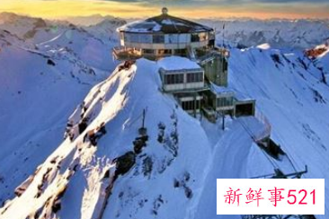 梦见马路边有高山