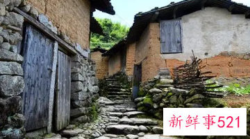 梦见在破旧的房子里