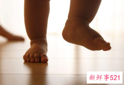 如何帮助宝宝学走路