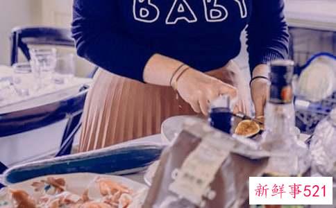 梦见做饭给别人吃