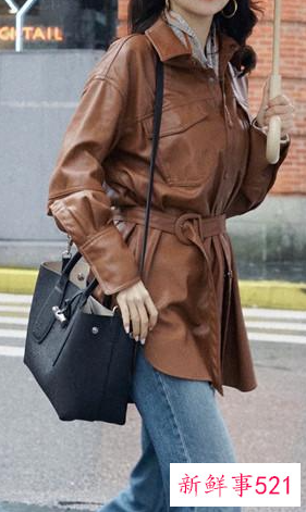 咖啡色半身裙百搭吗