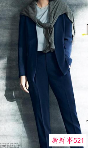 休闲小西装套装搭配什么鞋子