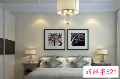 卧室床头上挂什么画好