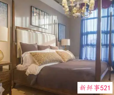 78年属马床头靠哪个方向