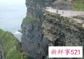 怀孕梦见悬崖峭壁什么意思