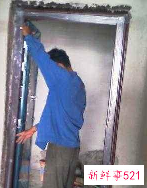 门与地板间缝隙大怎么办