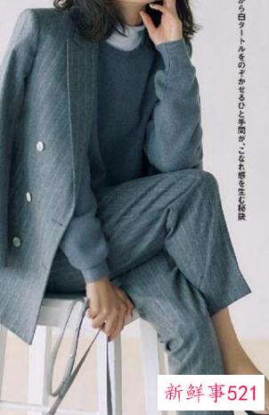 休闲小西装套装搭配什么鞋子