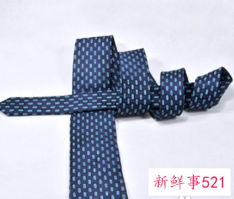 领带手上三圈打法