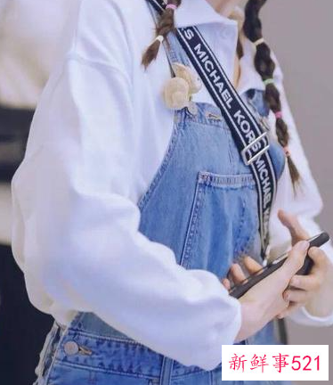 穿背带裤有什么搭配