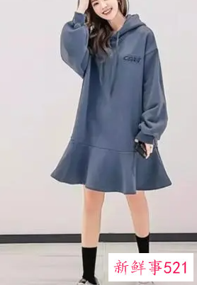 卫衣连衣裙怎么搭配平底鞋