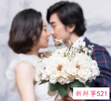 接吻的时候睁着眼睛说明什么