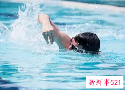 梦见家人游泳是什么意思