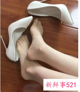 那种高跟鞋穿了脚不疼