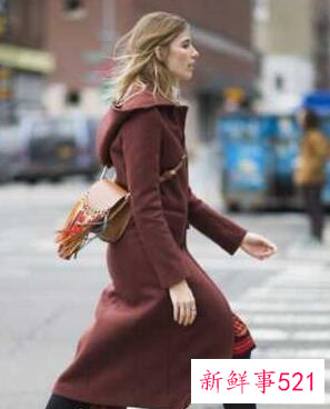 单肩包的各种背法