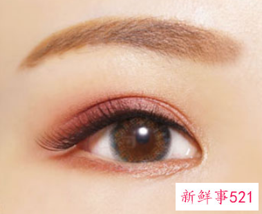 枫叶眼妆画法