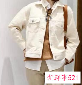 杏色毛衣内搭什么颜色打底衫