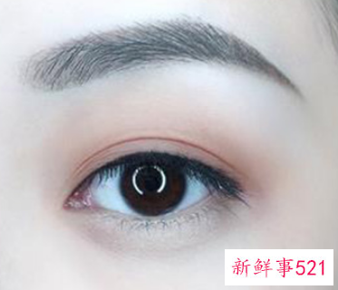 枫叶眼妆画法