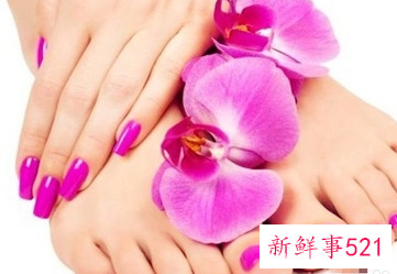 脚指甲什么颜色好看显白图片