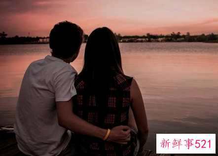 为什么最甜的爱情都在朋友圈