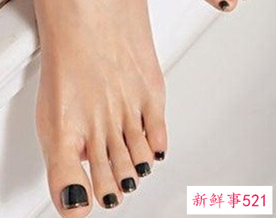 脚指甲什么颜色好看显白图片