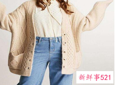 杏色毛衣内搭什么颜色打底衫