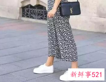 春天小白鞋怎么搭配