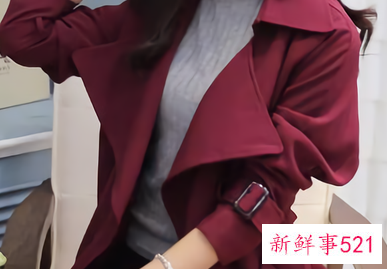 酒红毛衣内搭什么颜色