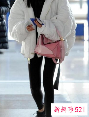 小款羽绒服搭配什么裤子