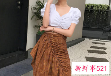 夏季半身裙配什么上衣