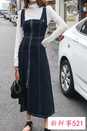 牛仔吊带裙怎么穿