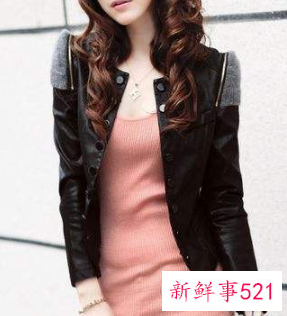 黑色长款西装里面搭配什么衣服