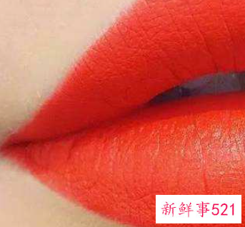 女人的包包里总会装着这么一支心爱之物