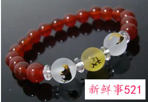 属狗女带什么吉祥物招财