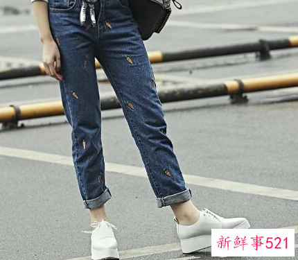 松糕鞋配什么裤子好看