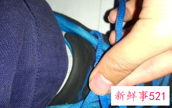 简单系鞋带方法步骤图解