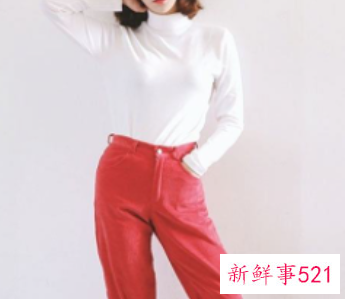 酒红色裤子配什么颜色上衣