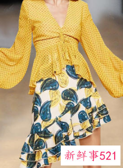 夏季半身裙配什么上衣