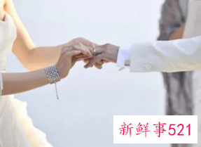 梦见自己很潦草的结婚了