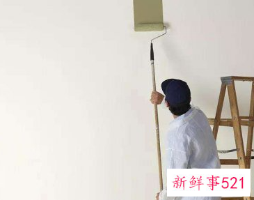 石灰墙油污怎么处理