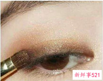 新手化妆者怎么画眼影