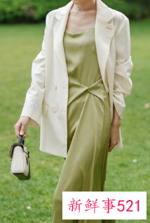 中年女士的半身冬裙