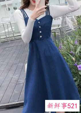 牛仔吊带裙怎么穿