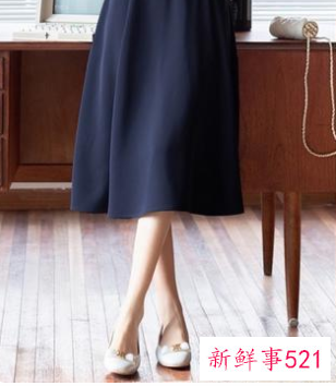 运动裙子搭配什么鞋子