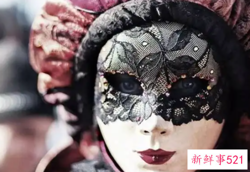 梦见戴着面具是什么意思
